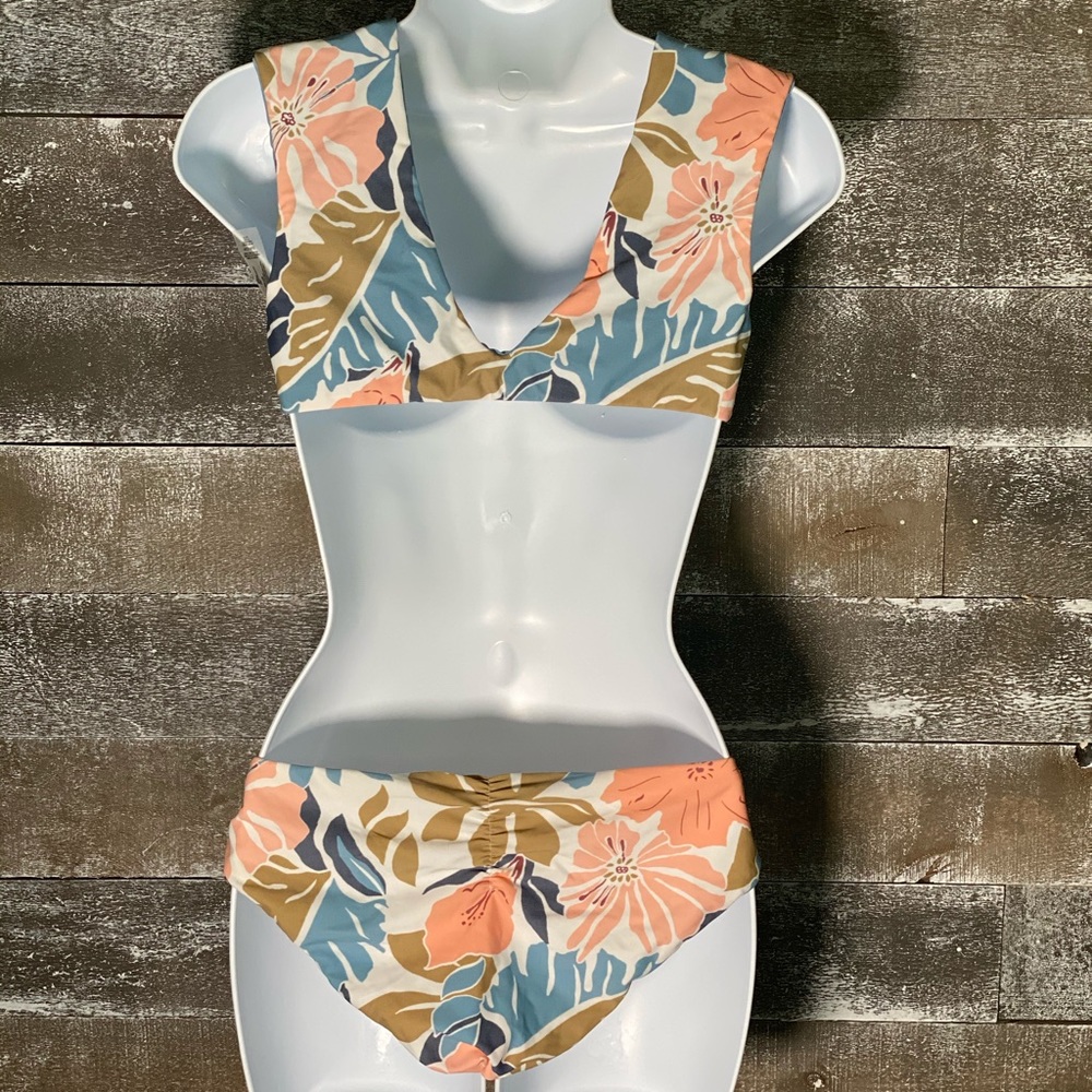 Floral Bikini Set - Picture 2 of 5